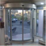 درب اتوماتیک نیم دایره شیشه ای یا ( curved )